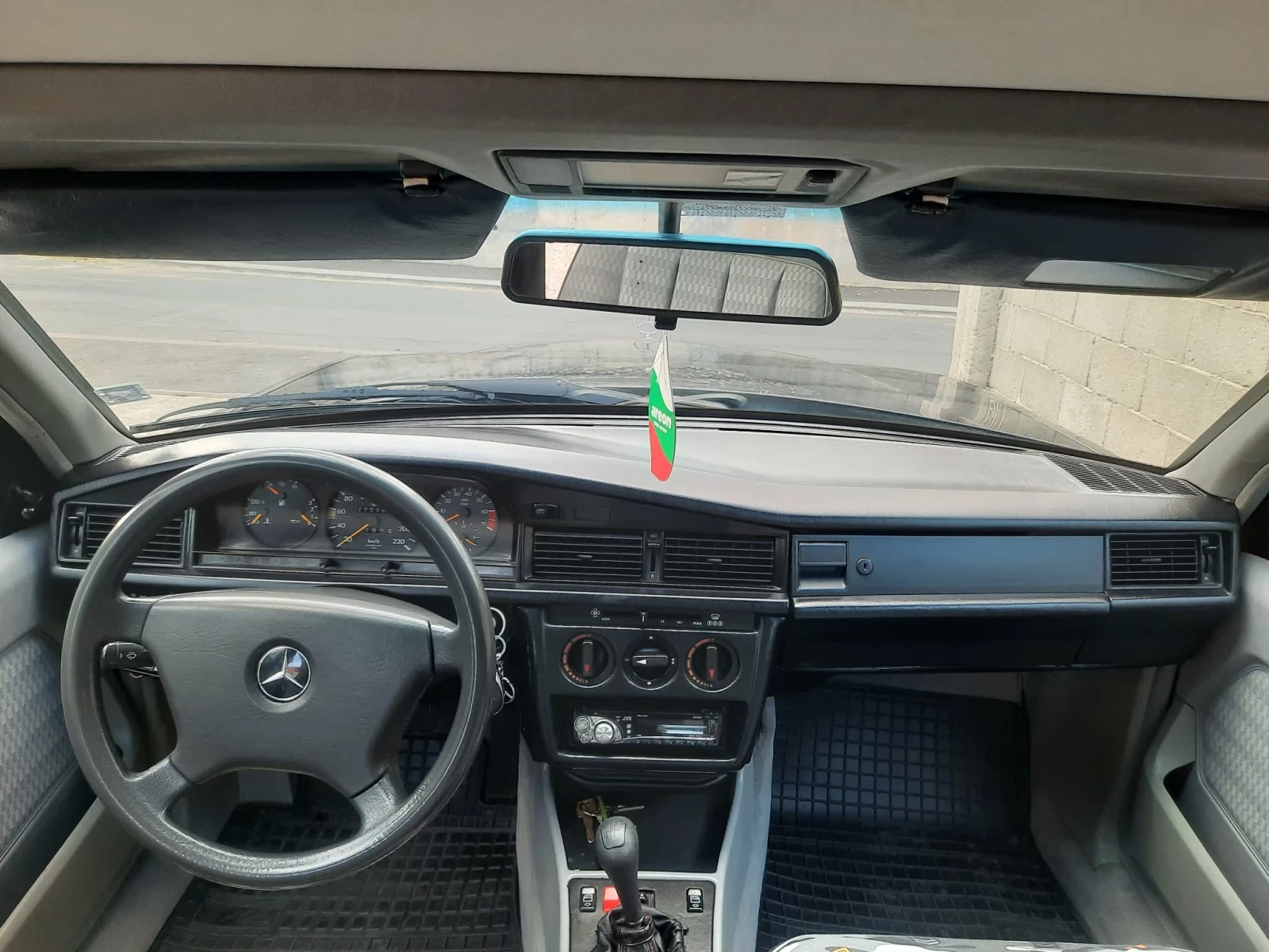 Mercedes-Benz 190 Mercedes benz 190 , снимка 5 - Автомобили и джипове - 56060687