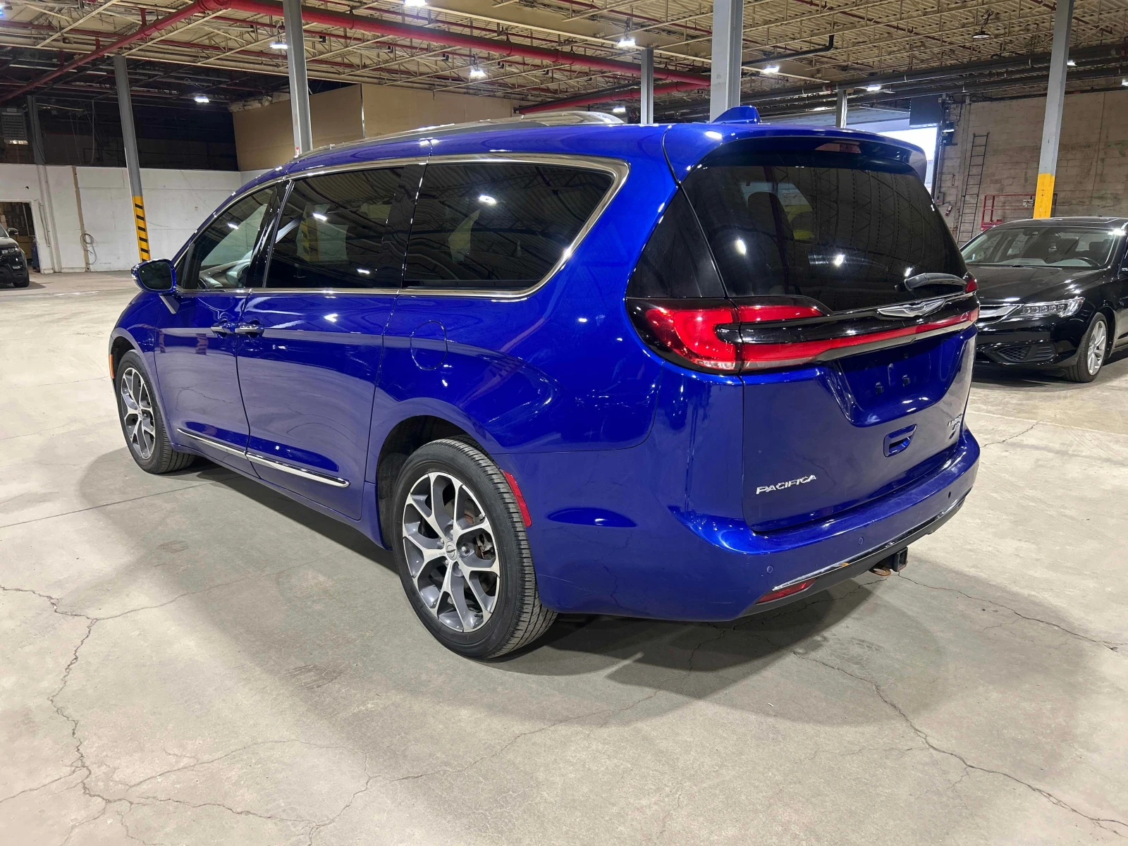 Chrysler Pacifica * Limited * АВТОКРЕДИТ БЕЗ ПЪРВОНАЧАЛНА ВНОСКА* , снимка 2 - Автомобили и джипове - 56127375