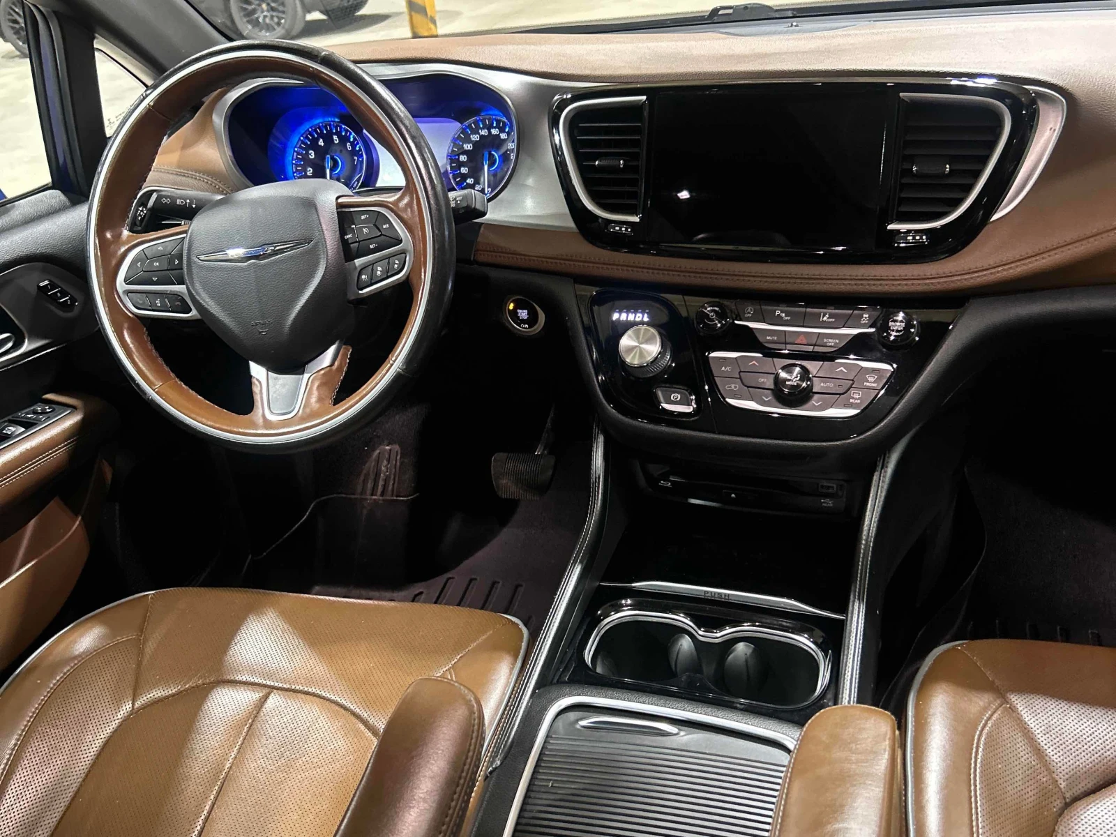 Chrysler Pacifica * Limited * АВТОКРЕДИТ БЕЗ ПЪРВОНАЧАЛНА ВНОСКА* , снимка 5 - Автомобили и джипове - 56127375
