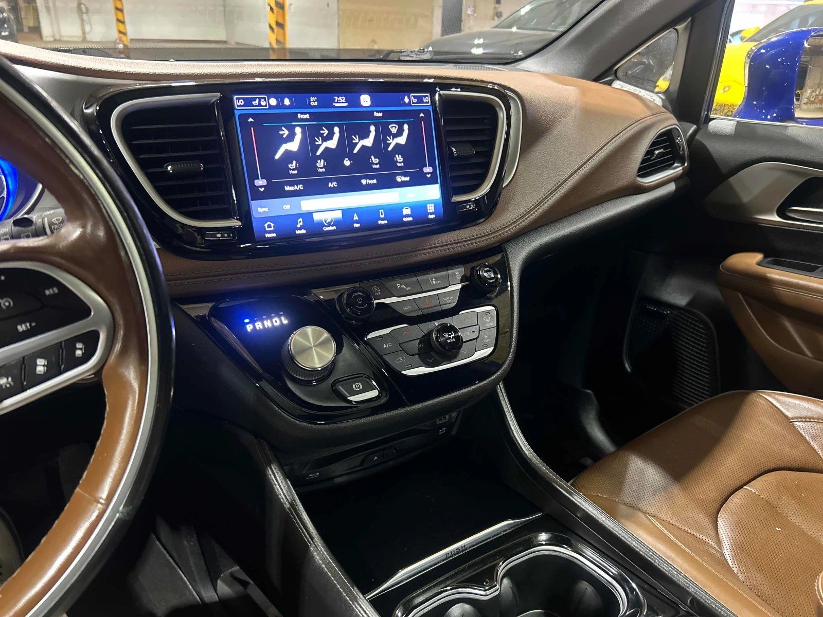 Chrysler Pacifica * Limited * АВТОКРЕДИТ БЕЗ ПЪРВОНАЧАЛНА ВНОСКА* , снимка 9 - Автомобили и джипове - 56127375
