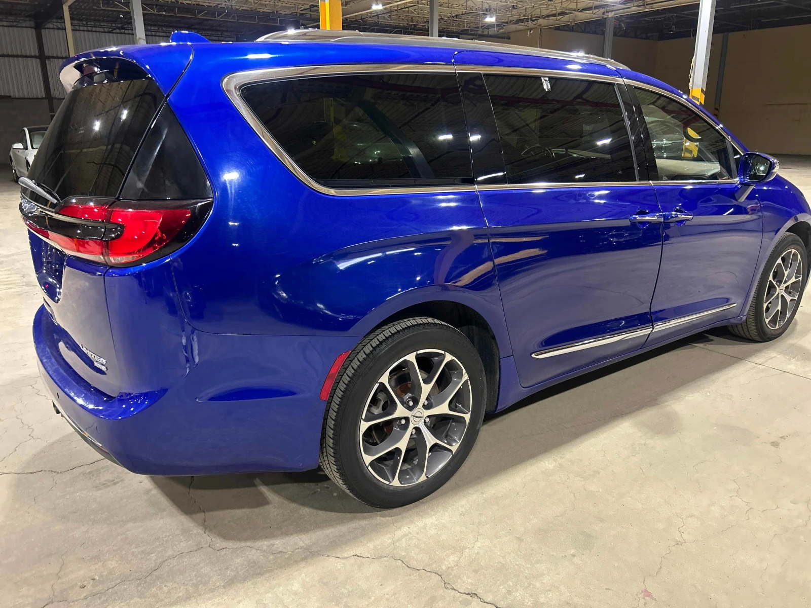Chrysler Pacifica * Limited * АВТОКРЕДИТ БЕЗ ПЪРВОНАЧАЛНА ВНОСКА* , снимка 16 - Автомобили и джипове - 56127375