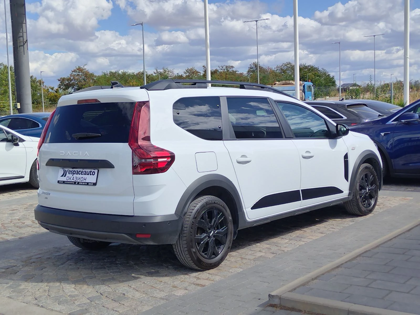 Dacia Jogger 1.0Tce/100к.с./ECO-G/Extreme/6+ 1, снимка 4 - Автомобили и джипове - 56179890