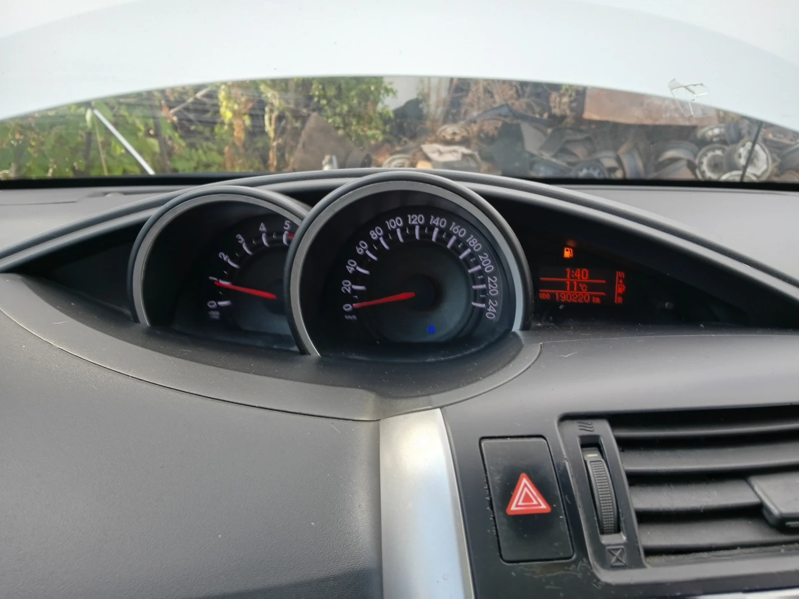 Toyota Verso 1.6 d 7места, снимка 11 - Автомобили и джипове - 56281781