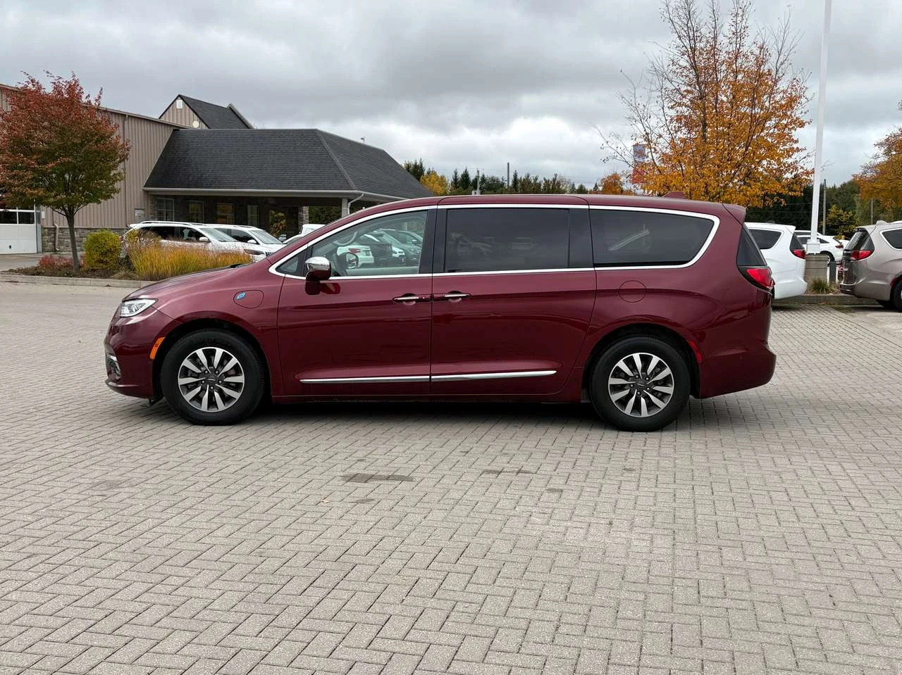 Chrysler Pacifica Limited | Nav | Pano Roof | Heated/Cooled Seats |  | Mobile.bg � ����������� 4