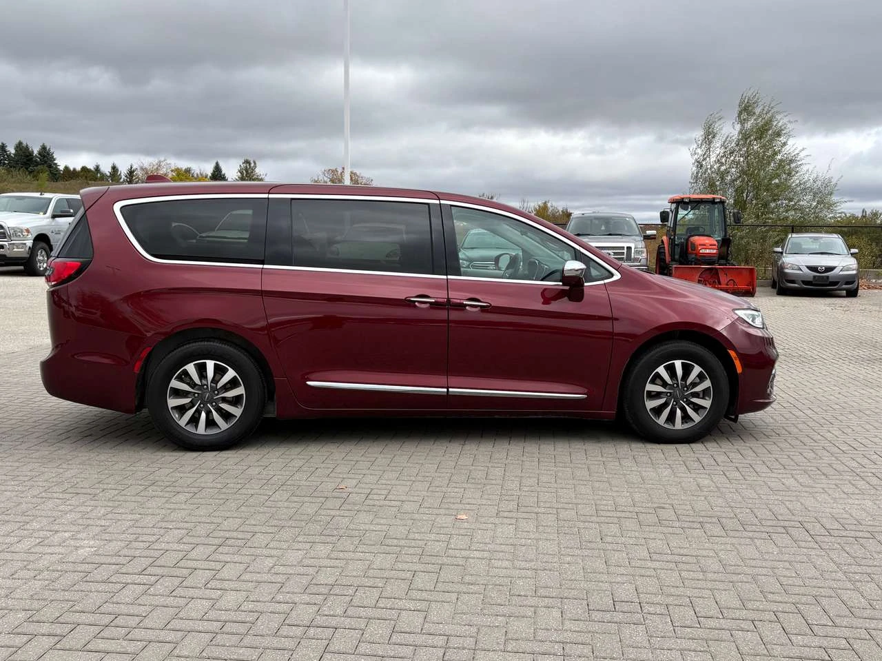Chrysler Pacifica Limited | Nav | Pano Roof | Heated/Cooled Seats |  | Mobile.bg � ����������� 6