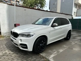 BMW X5 M50D, HUD, Pano, H/K, Softclose, FullLED, 140х.км,, снимка 1