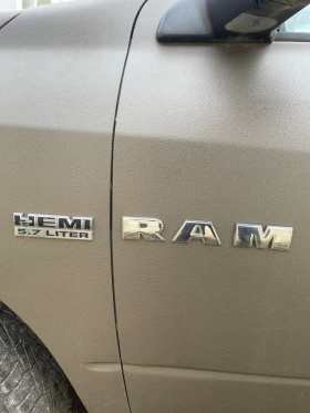 Dodge RAM 1500 HEMI 5.7 LITER 4X4 , снимка 10