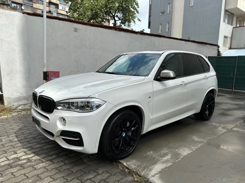 BMW X5 M50D, HUD, Pano, H/K, Softclose, FullLED, 140х.км,, снимка 1 - Автомобили и джипове - 47242992