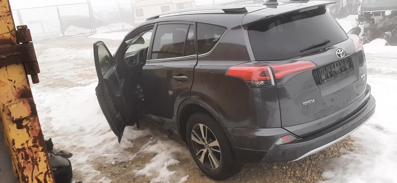 Toyota Rav4 2.0 i, снимка 4 - Автомобили и джипове - 49323199