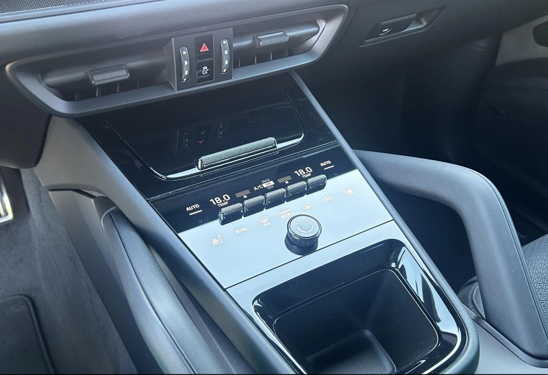 Porsche Cayenne GTS/FACELIFT/SPORT DESIGN/SPORT CHRONO/BOSE/PANO/, снимка 10 - Автомобили и джипове - 52177359