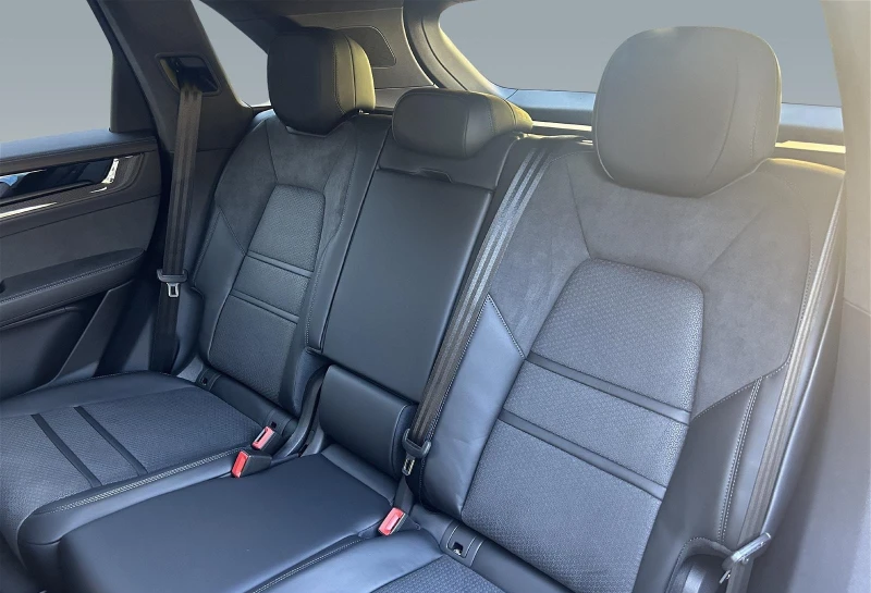 Porsche Cayenne GTS/FACELIFT/SPORT DESIGN/SPORT CHRONO/BOSE/PANO/, снимка 13 - Автомобили и джипове - 52177359