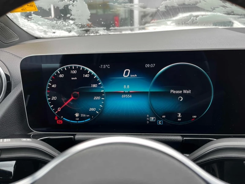 Mercedes-Benz GLA 250 * CARFAX * БЕЗ ПЪРВОНАЧАЛНА ВНОСКА, снимка 8 - Автомобили и джипове - 53125417