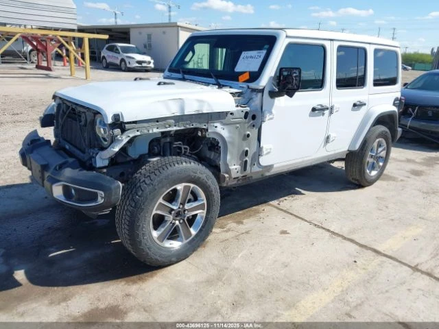 Jeep Wrangler Unlimited Sahara 4X4 - изображение 2