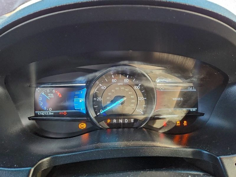 Ford Explorer 3.5L 6 4x4 w/Front Whl Drv, снимка 14 - Автомобили и джипове - 52886152