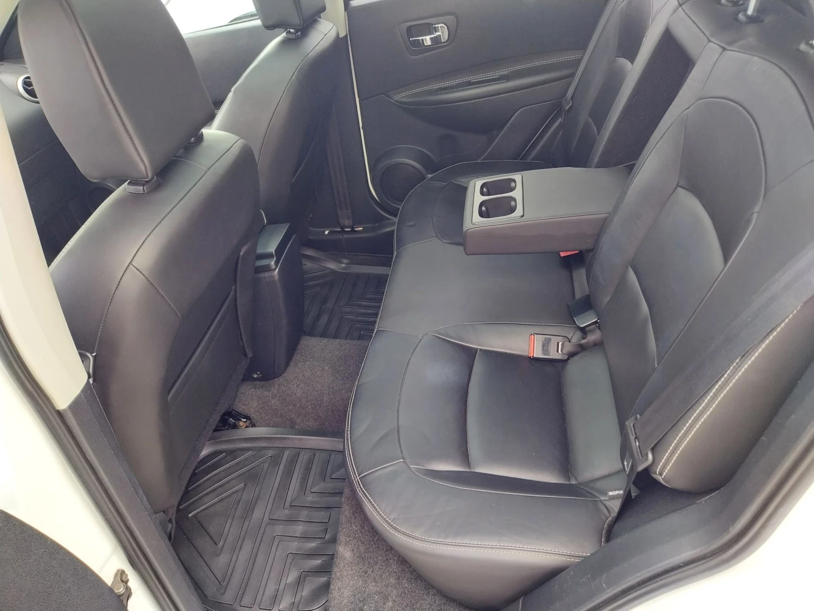 Nissan Qashqai 2.0 Панорама-Кожен салон  - изображение 9