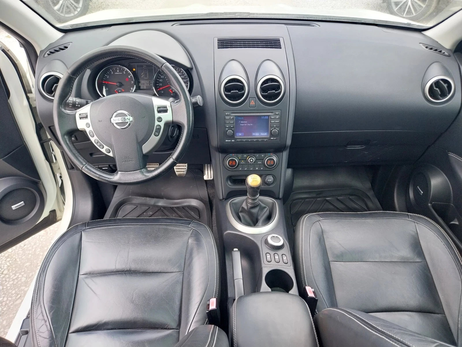Nissan Qashqai 2.0 Панорама-Кожен салон  - изображение 10