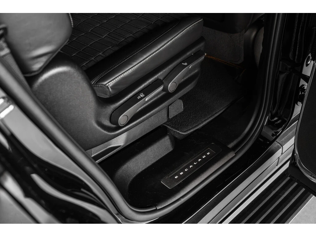 Cadillac Escalade V- SERIES/ AWD/ PANORAMA/ | Mobile.bg   13