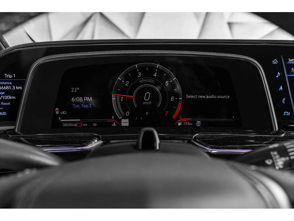 Cadillac Escalade V- SERIES/ AWD/ PANORAMA/ОБДУХ - изображение 9