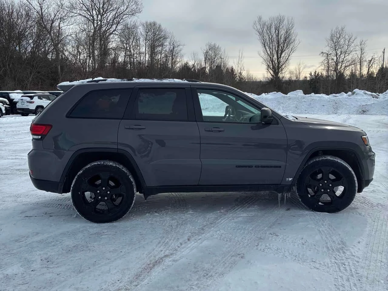 Jeep Grand cherokee * Upland * CARFAX * ЦЕНА ДО БГ - изображение 3