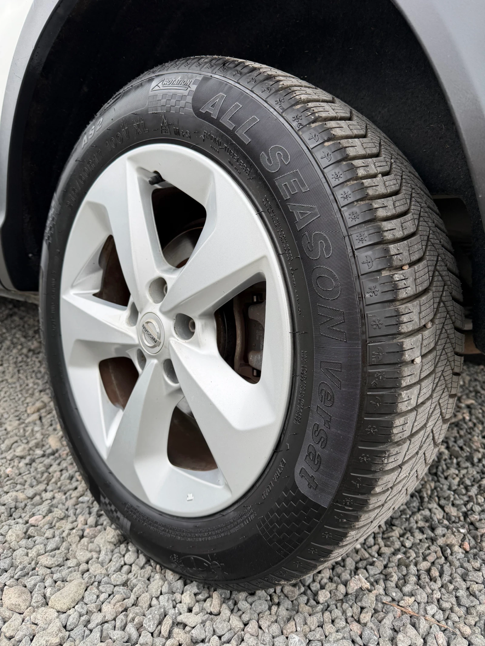 Nissan Qashqai 1.6 DCI АВТОМАТИК , снимка 15 - Автомобили и джипове - 53910075