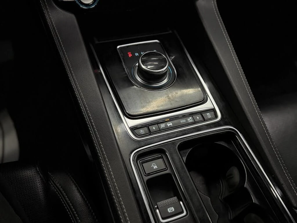 Jaguar F-PACE АвтоКредит* (ЦЕНА ДО БГ), снимка 14 - Автомобили и джипове - 54079440