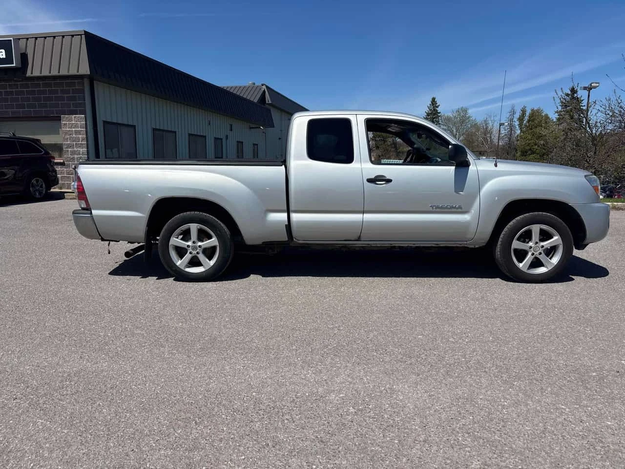 Toyota Tacoma | 2WD Access Cab I4 | CARFAX | ДВА КЛЮЧА | , снимка 4 - Автомобили и джипове - 54343473