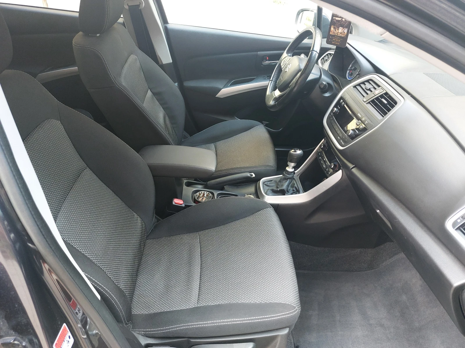 Suzuki SX4 S-Cross 1.6D* ALLGRIP* 4x4* EURO 6B* , снимка 6 - Автомобили и джипове - 54784051