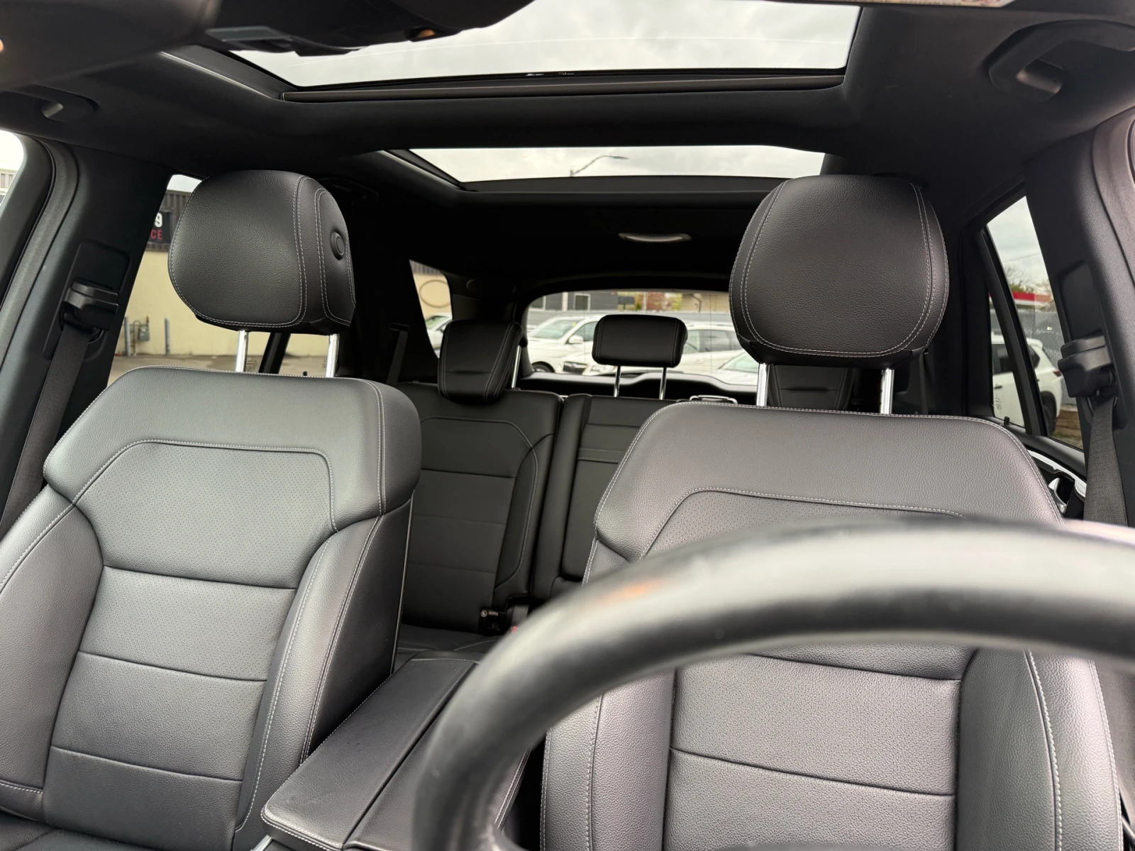 Mercedes-Benz ML 350 4MATIC* AMG*  Harman/Kardon* AIRMATIC* 360* , снимка 16 - Автомобили и джипове - 54959196