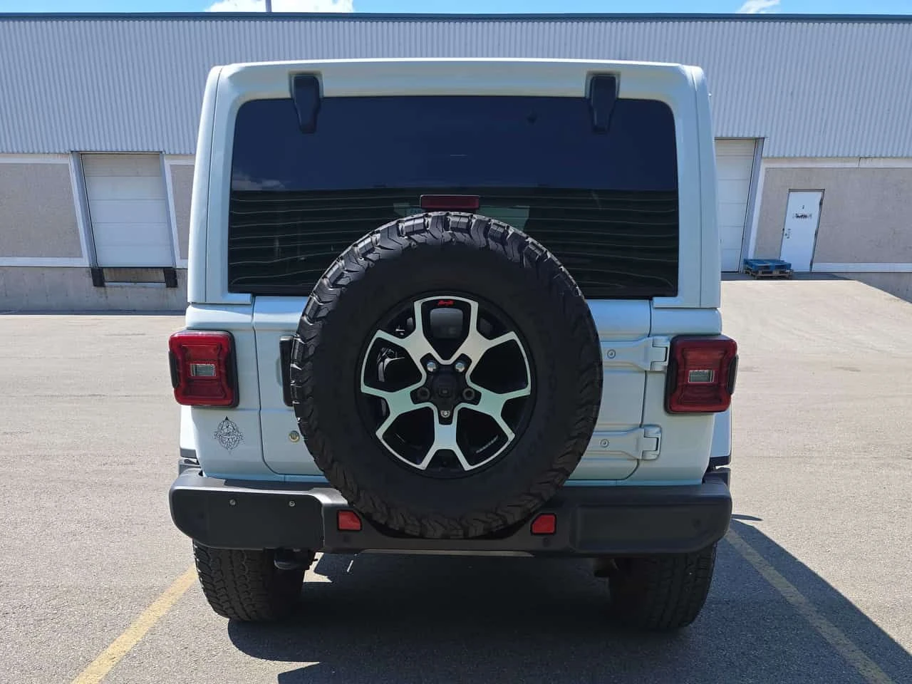 Jeep Wrangler * Sahara * CARFAX * БЕЗ ПЪРВОНАЧАЛНА ВНОСКА, снимка 17 - Автомобили и джипове - 55025678