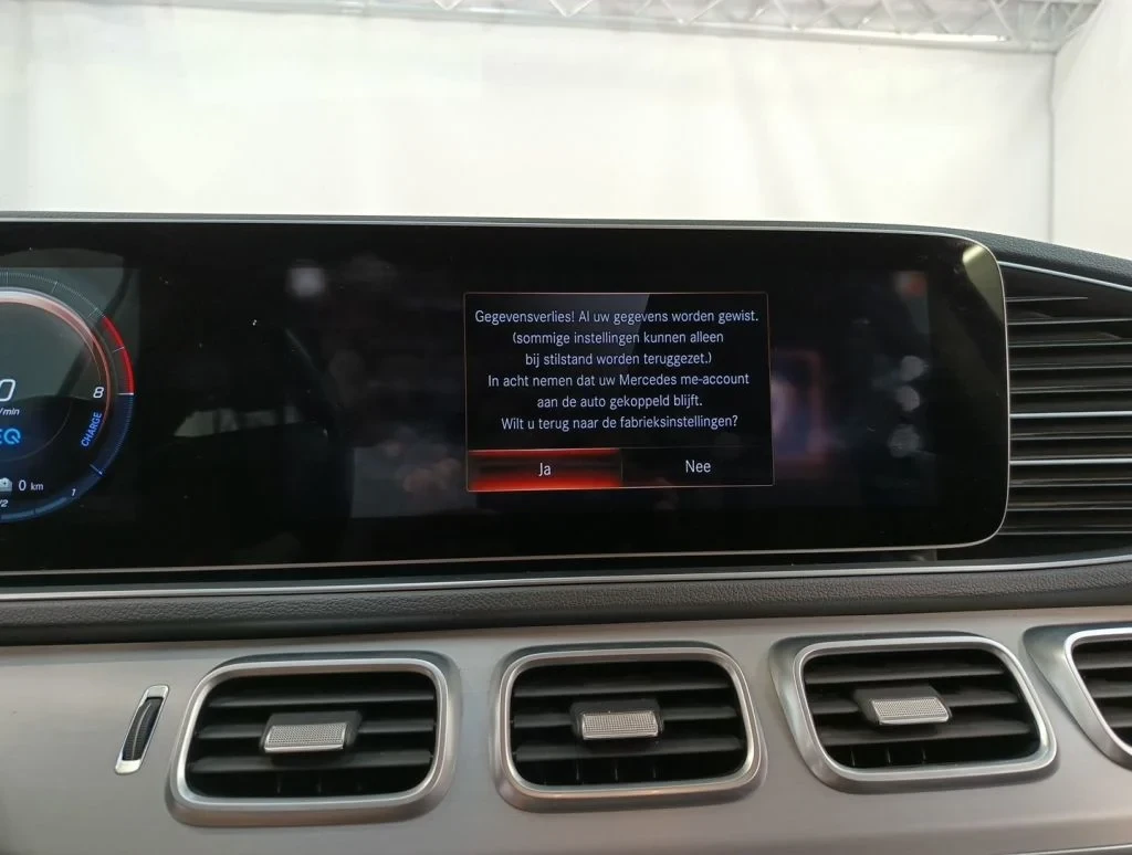 Mercedes-Benz GLE 350 4MATIC 9-G TRONIC NAVI LEATHER, снимка 13 - Автомобили и джипове - 56205950