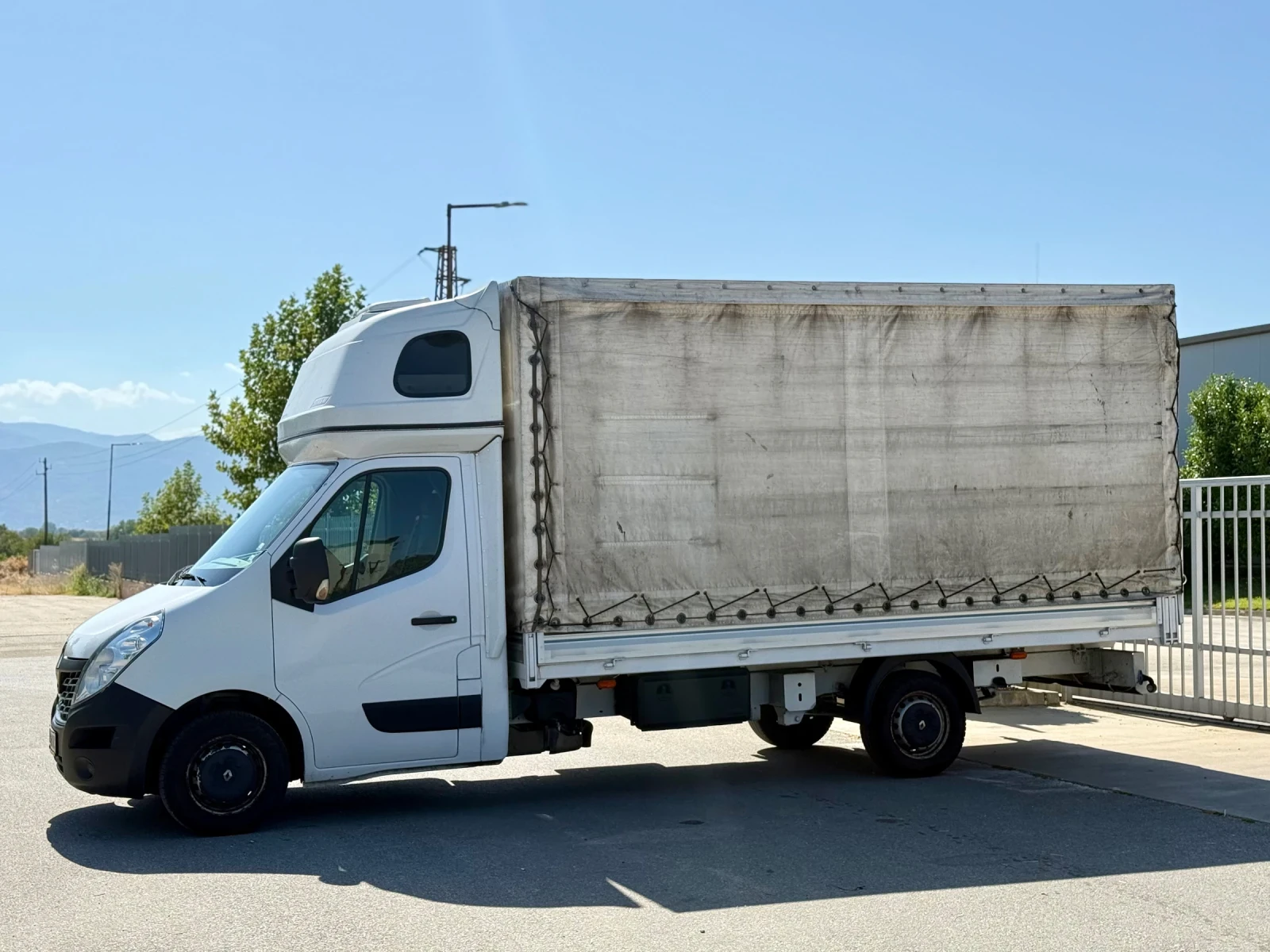 Renault Master 2.3 / каско / спалня / напълно / БЕЗ ЗАБЕЛЕЖКА, снимка 4 - Бусове и автобуси - 55888205