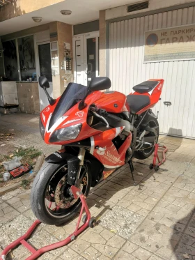     Yamaha YZF-R1