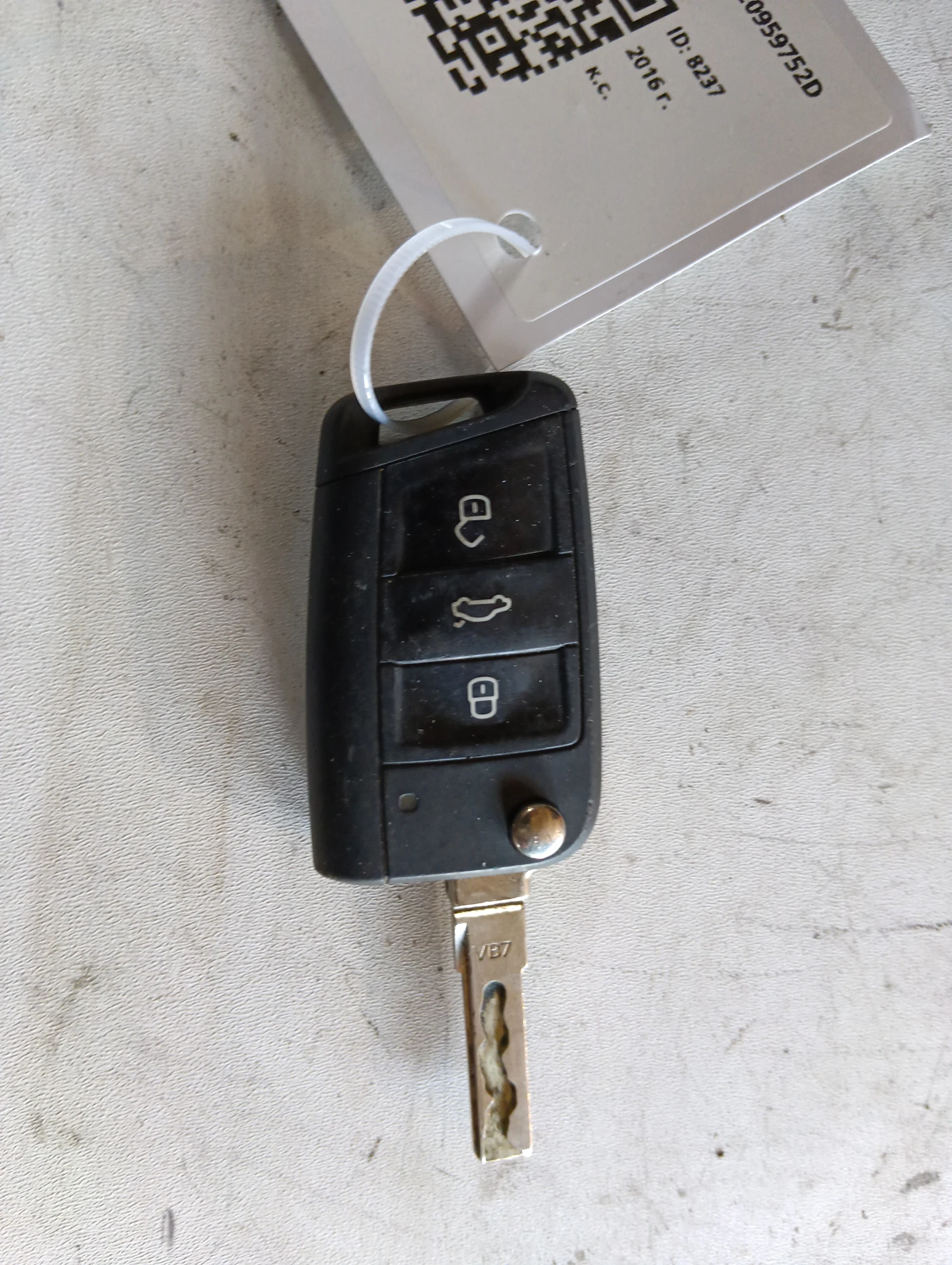 контактен ключ 5E0959752D Skoda Octavia