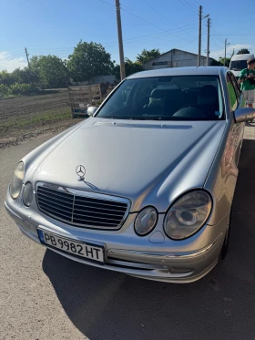 Mercedes-Benz E 320, снимка 2