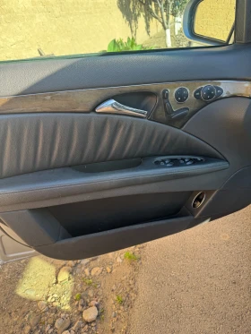 Mercedes-Benz E 320, снимка 6