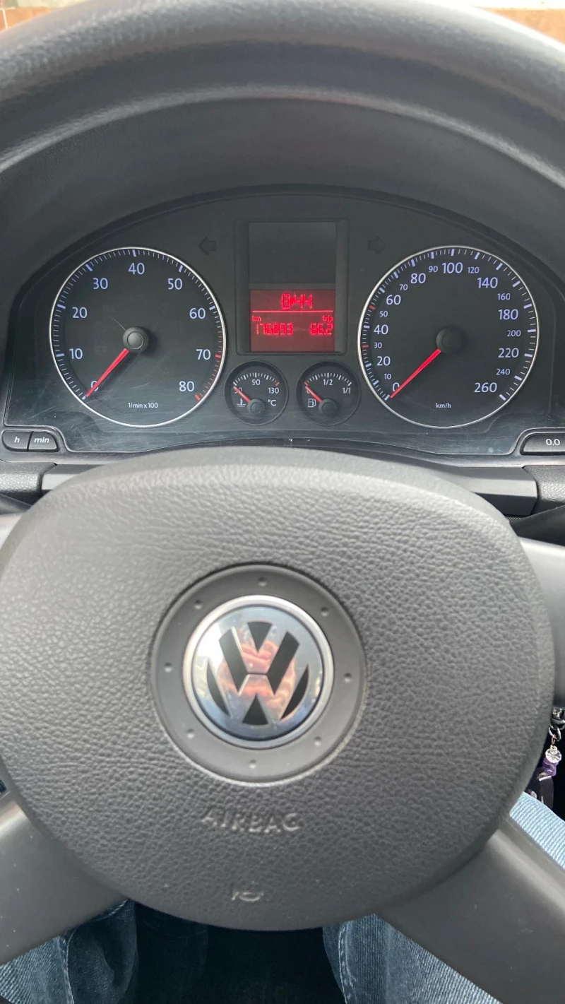 VW Golf Golf V, снимка 11 - Автомобили и джипове - 49222393