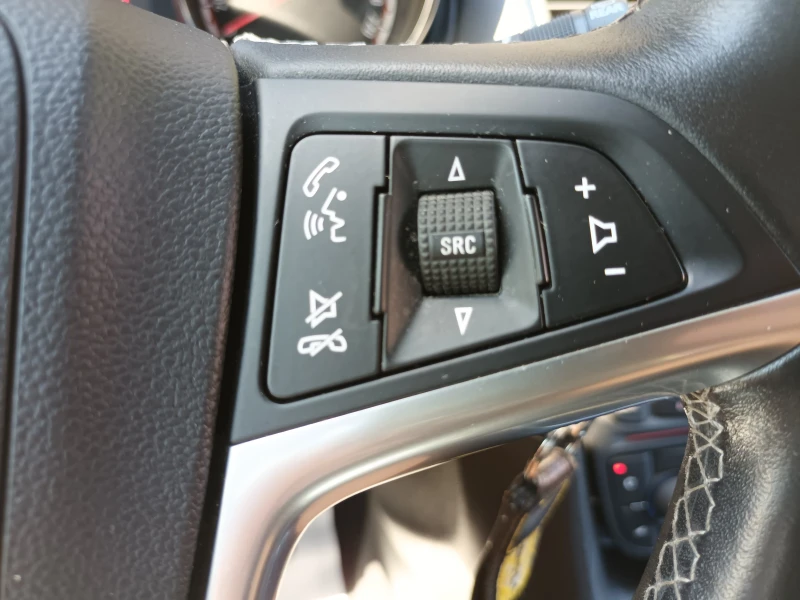 Opel Meriva 1.4i/Фабрична газ, снимка 14 - Автомобили и джипове - 51510022