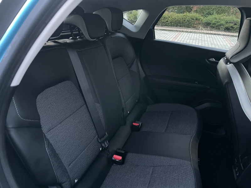 Renault Captur 1.6 E-Tech Plug In Full-Hybrid/Intens, снимка 15 - Автомобили и джипове - 52624391