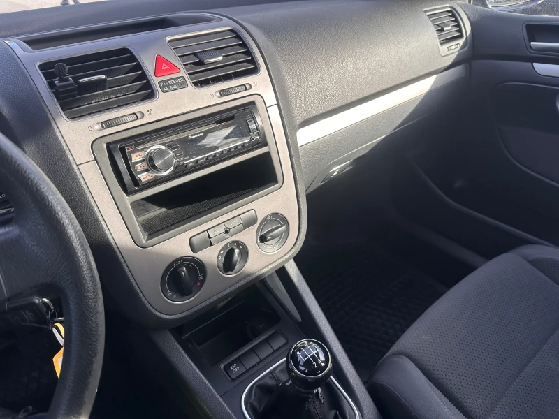 VW Golf 1.9 TDI/105 К.С/2007.09, снимка 13 - Автомобили и джипове - 52965374