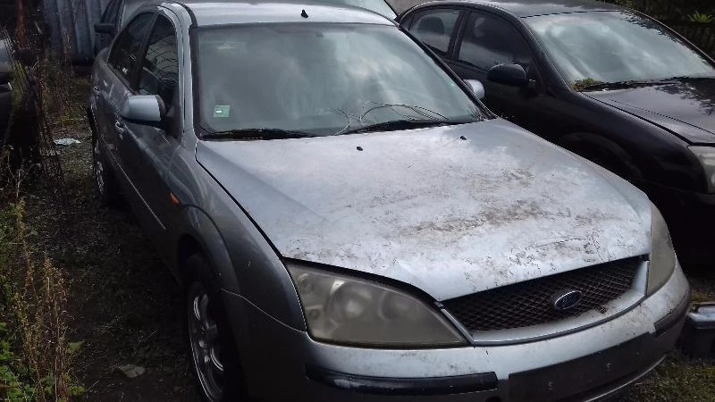 Ford Mondeo 1,8/16V, снимка 9 - Автомобили и джипове - 30258338