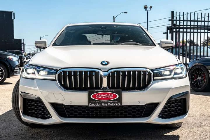 BMW 540 540i XDRIVE | M POWER PKG | HUD | NAVI | HARMAN&KA, снимка 2 - Автомобили и джипове - 54026262