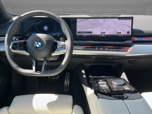 BMW 520 i = M-Sport = Shadow Line Гаранция, снимка 8 - Автомобили и джипове - 54855480