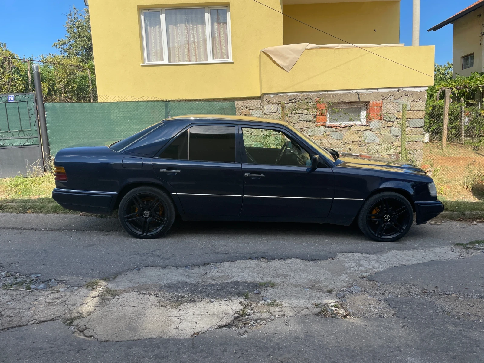 Mercedes-Benz E 200  - изображение 4