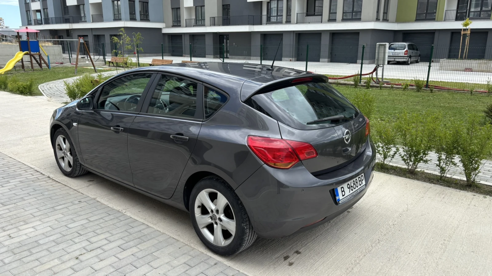 Opel Astra 1.3 ECOTEC - изображение 3