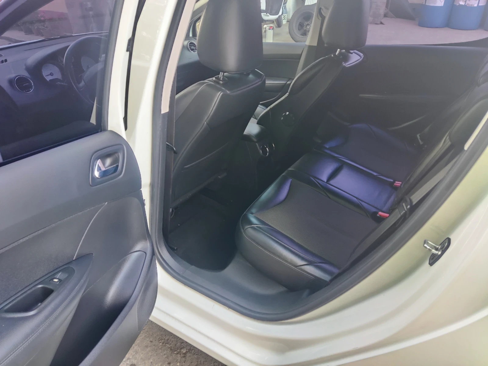 Peugeot 308 2.0HDI - изображение 6