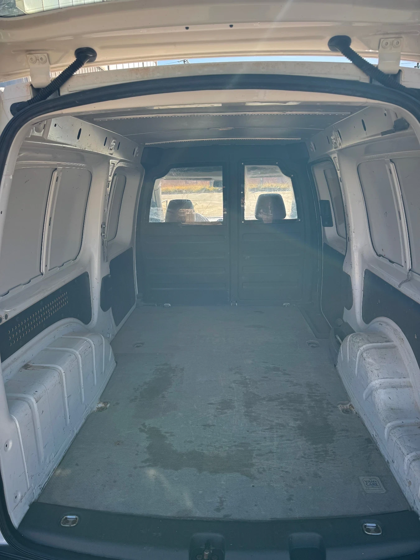 VW Caddy 1.6d МАКСИ БАЗА - изображение 8