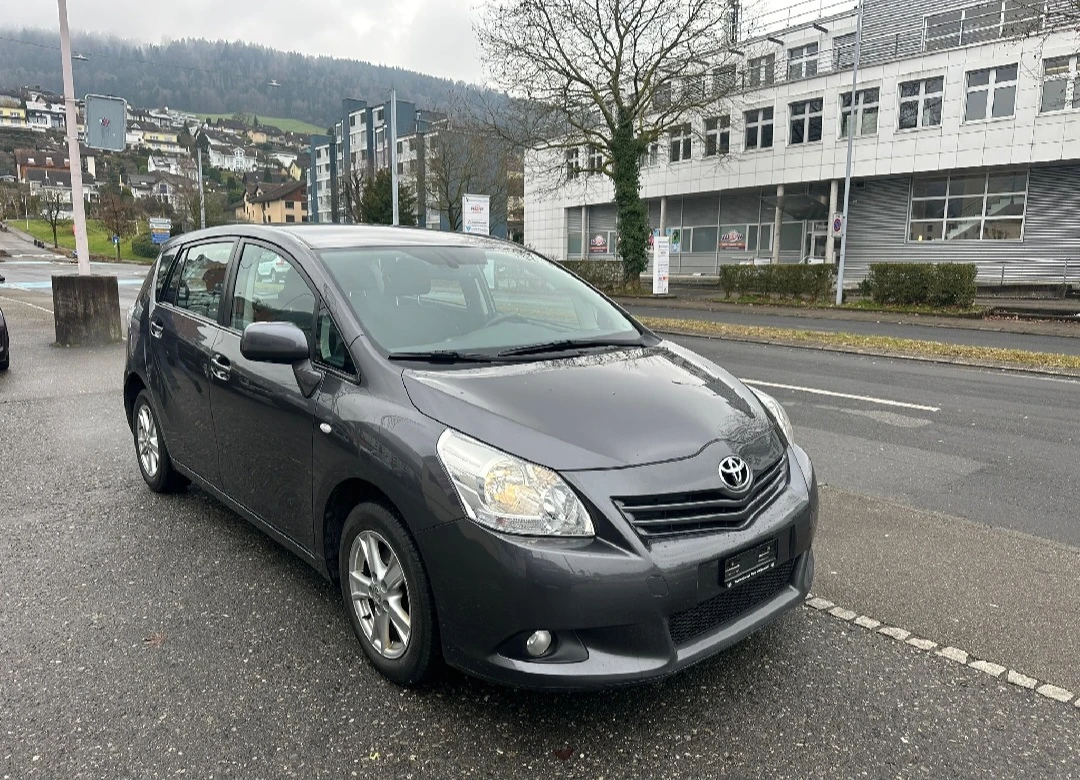 Toyota Verso 1.8 147k.c Linea Sol Швейцария