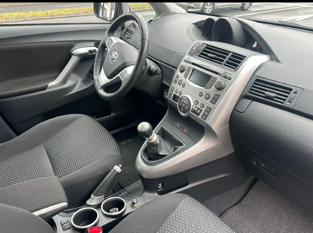 Toyota Verso 1.8 147k.c Linea Sol Швейцария, снимка 2 - Автомобили и джипове - 53894147