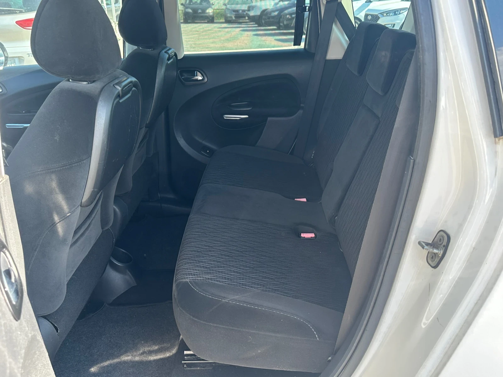 Citroen C3 Picasso 1.6HDI-ПАРКТРОНИК-КЛИМАТРОНИК-АВТОПИЛОТ, снимка 13 - Автомобили и джипове - 54120655