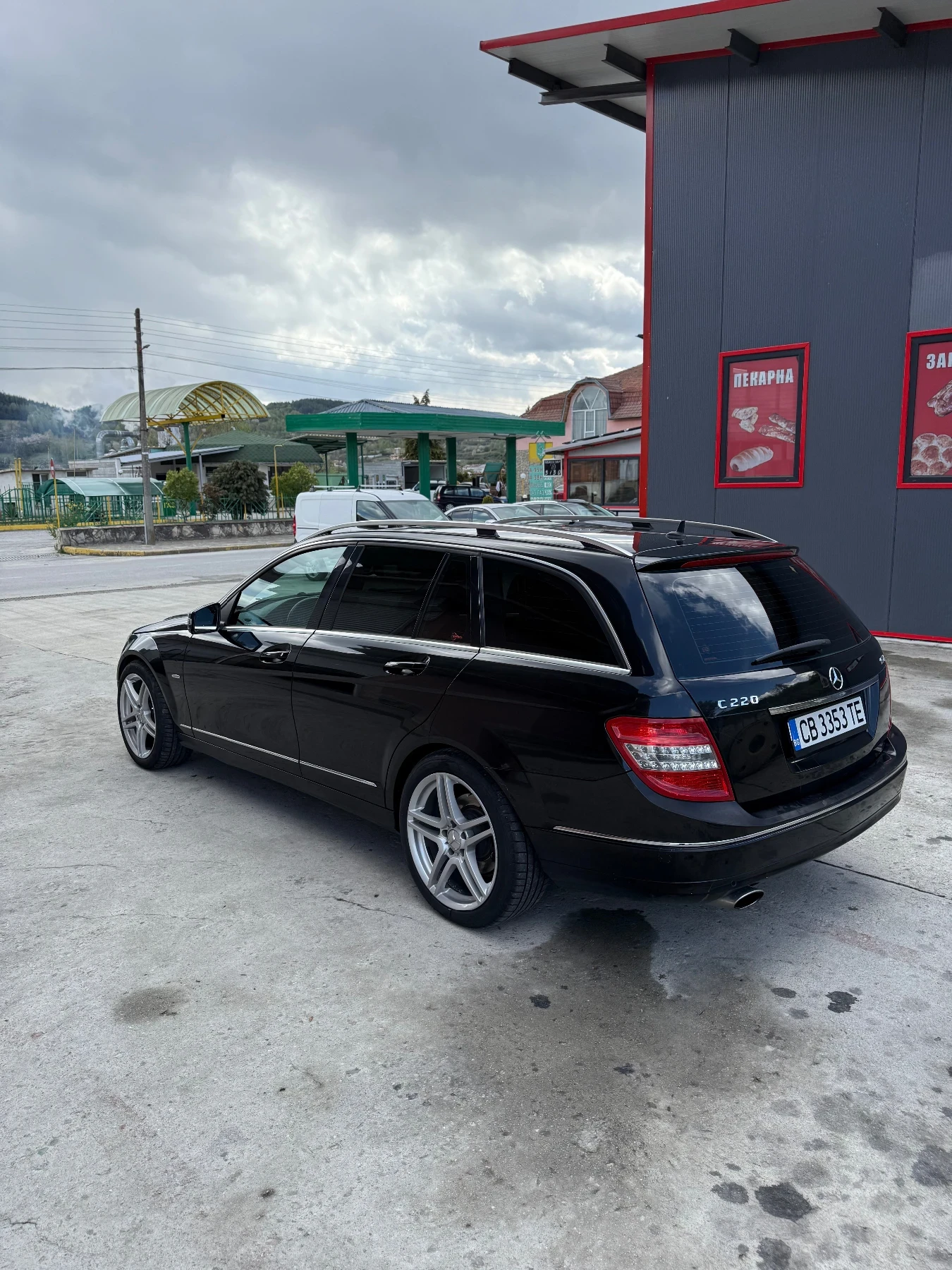Mercedes-Benz C 220, снимка 3 - Автомобили и джипове - 54516772